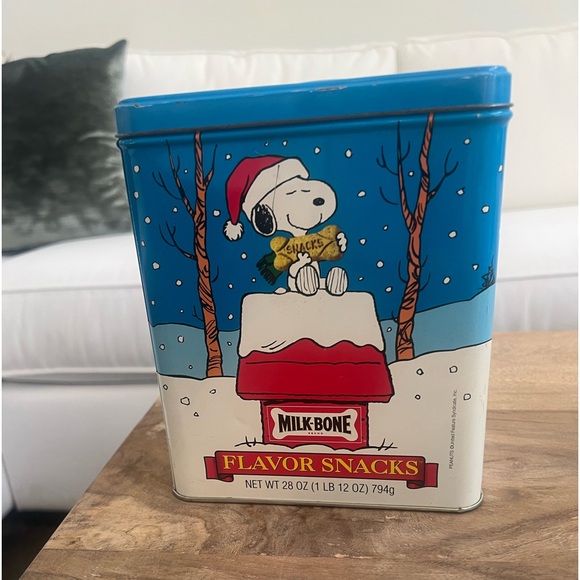 Vintage Snoopy Milk Bone Flavor Snacks Christmas Tin 1996 - Picture 6 of 8